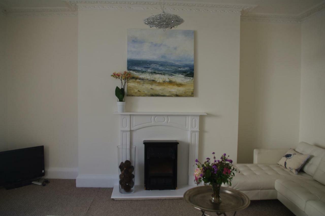 Villa Berlin House à Tenby Extérieur photo