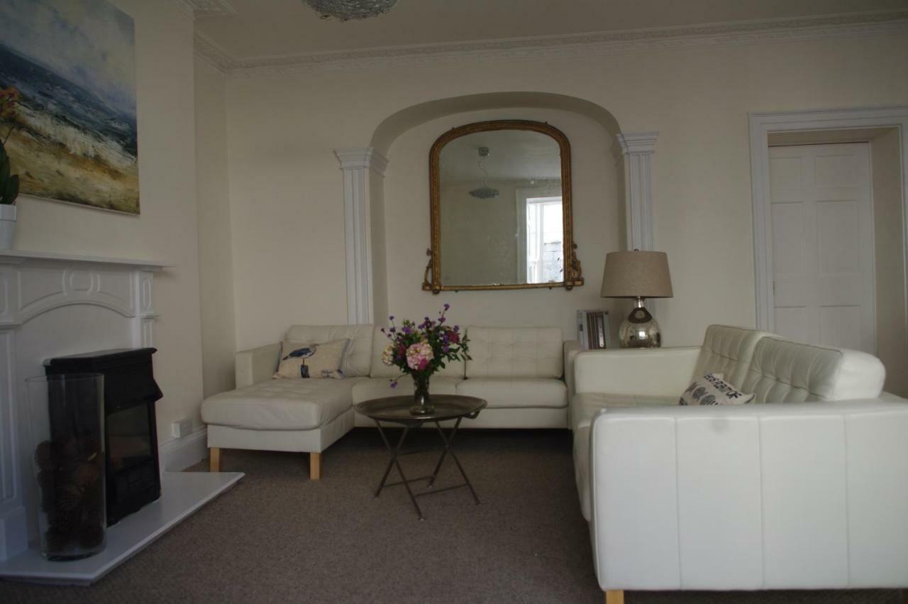 Villa Berlin House à Tenby Extérieur photo